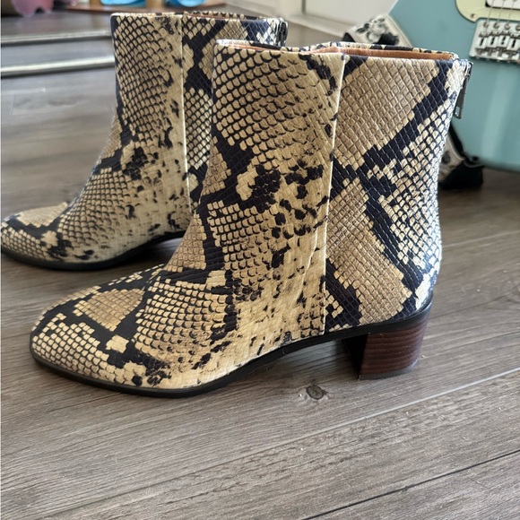 Madewell the essex ankle boot in snakeskin stamped leather (never worn!) - Picture 4 of 10